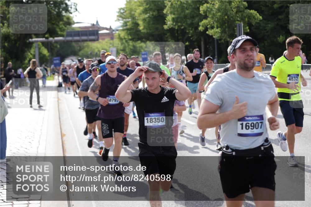 29.06.2025 - hella hamburg halbmarathon Jannik Wohlers http://msf.ph/oto/8240598 29.06.2025 09:54:28 Lombardsbrücke 1817, 2222, 2367, 2592, 2596, 2955, 3208, 3209, 4832, 5399, 5447, 5884, 6290, 6389, 6723, 6978, 6991, 7335, 7908, 8117, 8482, 8487, 8657, 8981, 9038, 9051, 9093, 9476, 9661, 9710, 11125, 11518, 11519, 11688, 12094, 12269, 12670, 13147, 13698, 13726, 13919, 14248, 14361, 14814, 15350, 15478, 15479, 15684, 16110, 16127, 16403, 16907, 17544, 17674, 17865, 18118, 18190, 18370, 18801, 18915, 18923 meine-sportfotos.de