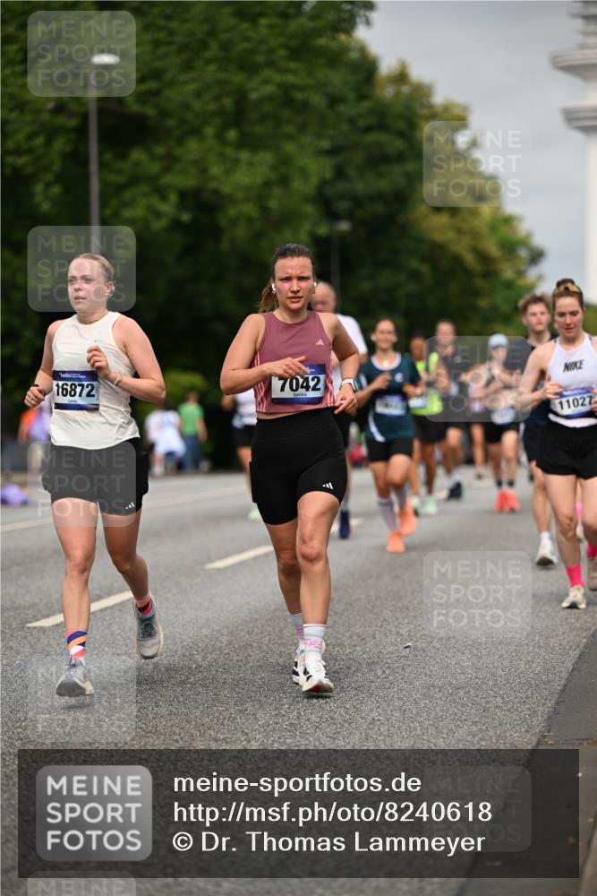 29.06.2025 - hella hamburg halbmarathon Dr. Thomas Lammeyer http://msf.ph/oto/8240618 29.06.2025 10:14:02 Kennedybrücke 1483, 1513, 1573, 1838, 3921, 4389, 5511, 7042, 7250, 7333, 7685, 8090, 8219, 8890, 9366, 9674, 9681, 9816, 9988, 10036, 11027, 11180 meine-sportfotos.de