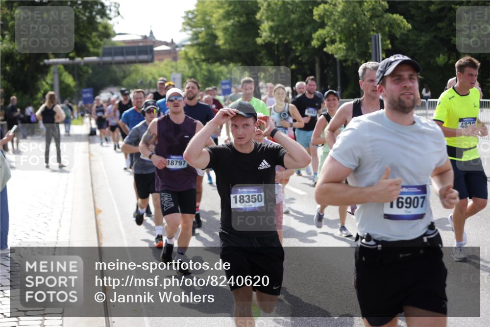 29.06.2025 - hella hamburg halbmarathon Jannik Wohlers http://msf.ph/oto/8240620 29.06.2025 09:54:28 Lombardsbrücke 1817, 2222, 2367, 2592, 2596, 2955, 3208, 3209, 4832, 5399, 5447, 5884, 6290, 6389, 6723, 6978, 6991, 7335, 7908, 8117, 8482, 8487, 8657, 8981, 9038, 9051, 9093, 9476, 9661, 9710, 11125, 11518, 11519, 11688, 12094, 12269, 12670, 13147, 13698, 13726, 13919, 14248, 14361, 14814, 15350, 15478, 15479, 15684, 16110, 16127, 16403, 16907, 17544, 17674, 17865, 18118, 18190, 18370, 18801, 18915, 18923 meine-sportfotos.de