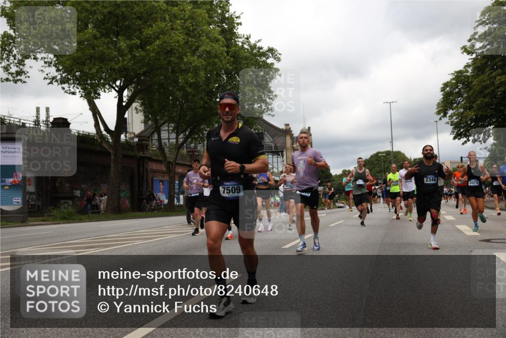 29.06.2025 - hella hamburg halbmarathon Yannick Fuchs http://msf.ph/oto/8240648 29.06.2025 10:47:22 20KM 1061, 1151, 1258, 1499, 1706, 1727, 1783, 2074, 2082, 2099, 2346, 2910, 3059, 3208, 3209, 3334, 4065, 4635, 4770, 5077, 5866, 6198, 6628, 6629, 6762, 6877, 7177, 7509, 7864, 7918, 8273, 8361, 8390, 8447, 9142, 9537, 10549, 10724, 10891, 10895, 11992, 12379, 12413, 12490, 12875, 12909, 12910, 13032, 13289, 13997, 14323, 15061, 15126, 15179, 15430, 15497, 16538, 16986, 18134, 18487, 18590, 18720, 18901, 19244 meine-sportfotos.de