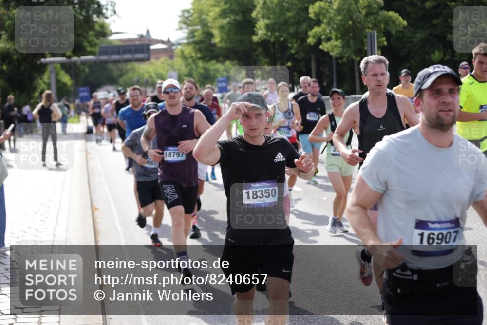 29.06.2025 - hella hamburg halbmarathon Jannik Wohlers http://msf.ph/oto/8240657 29.06.2025 09:54:29 Lombardsbrücke 2222, 2367, 2592, 2596, 2816, 2955, 3208, 3209, 4832, 5399, 5447, 5884, 6290, 6389, 6723, 6923, 6978, 6991, 7335, 7908, 8117, 8482, 8487, 8657, 8981, 9038, 9051, 9093, 9476, 9661, 9710, 11125, 11333, 11518, 11519, 11688, 12094, 12269, 12657, 12670, 13147, 13666, 13698, 13726, 13919, 14361, 14814, 15350, 15478, 15479, 15684, 16110, 16127, 16403, 16907, 17544, 17674, 18118, 18190, 18370, 18801, 18915, 18923 meine-sportfotos.de
