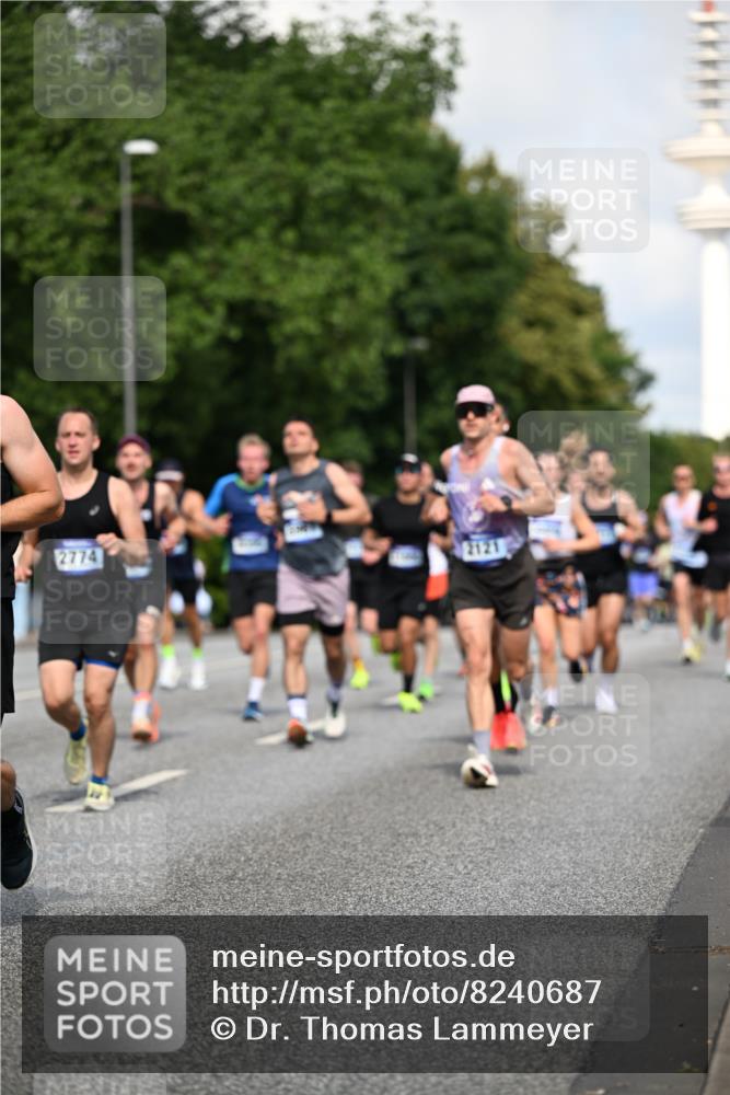 29.06.2025 - hella hamburg halbmarathon Dr. Thomas Lammeyer http://msf.ph/oto/8240687 29.06.2025 09:50:54 Kennedybrücke 1002, 1217, 2121, 2228, 2404, 2774, 3783, 4246, 4740, 5961, 6915, 7972, 8366, 8395, 9171, 10771, 11055 meine-sportfotos.de