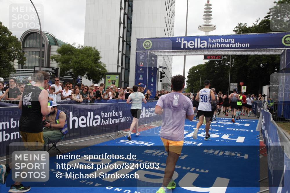 29.06.2025 - hella hamburg halbmarathon Michael Strokosch http://msf.ph/oto/8240693 29.06.2025 10:55:19 Ziel 1549, 1628, 2119, 4903, 5643, 6723, 6891, 8973, 9361, 10188, 10263, 10582, 11184, 11747, 12248, 13470, 14834, 15854, 16108, 16521, 18031, 18380, 18531, 18966 meine-sportfotos.de