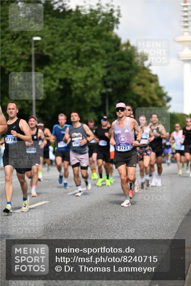 29.06.2025 - hella hamburg halbmarathon Dr. Thomas Lammeyer http://msf.ph/oto/8240715 29.06.2025 09:50:54 Kennedybrücke 1002, 1217, 2121, 2228, 2404, 2774, 3783, 4246, 4740, 5961, 6915, 7972, 8366, 8395, 9171, 10771, 11055 meine-sportfotos.de