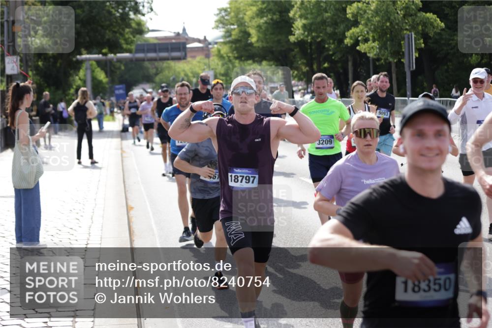 29.06.2025 - hella hamburg halbmarathon Jannik Wohlers http://msf.ph/oto/8240754 29.06.2025 09:54:29 Lombardsbrücke 2222, 2367, 2592, 2596, 2816, 2955, 3208, 3209, 4832, 5399, 5447, 5884, 6290, 6389, 6723, 6923, 6978, 6991, 7335, 7908, 8117, 8482, 8487, 8657, 8981, 9038, 9051, 9093, 9476, 9661, 9710, 11125, 11333, 11518, 11519, 11688, 12094, 12269, 12657, 12670, 13147, 13666, 13698, 13726, 13919, 14361, 14814, 15350, 15478, 15479, 15684, 16110, 16127, 16403, 16907, 17544, 17674, 18118, 18190, 18370, 18801, 18915, 18923 meine-sportfotos.de