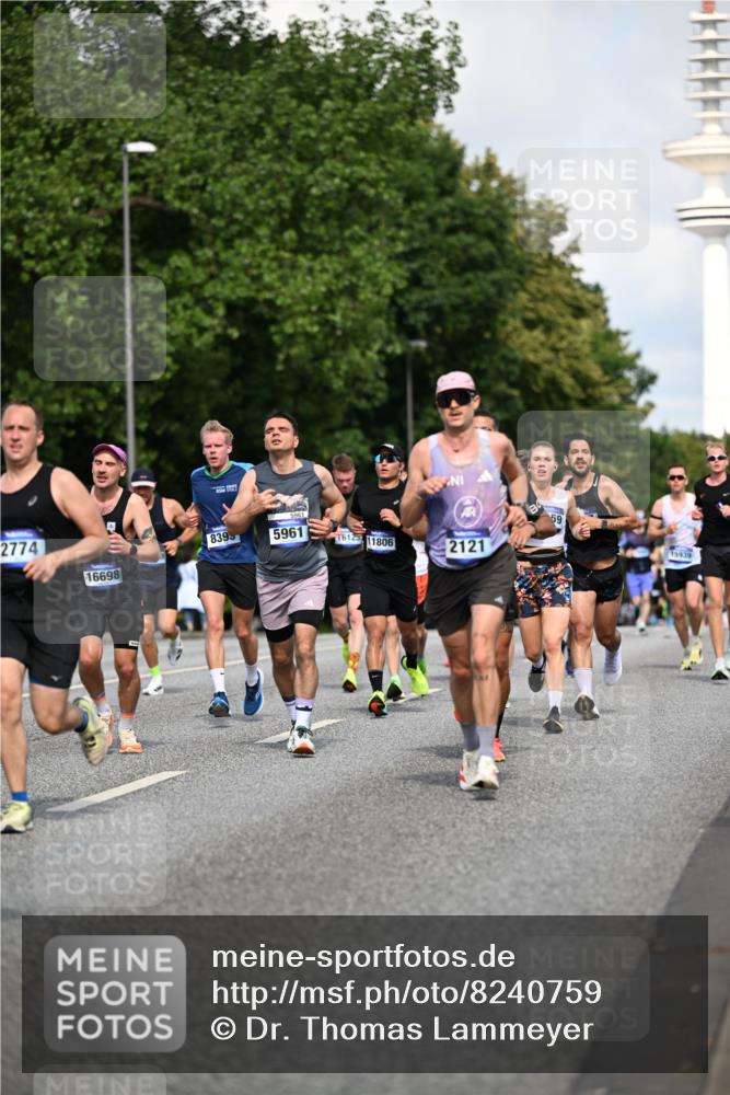 29.06.2025 - hella hamburg halbmarathon Dr. Thomas Lammeyer http://msf.ph/oto/8240759 29.06.2025 09:50:55 Kennedybrücke 1217, 2121, 2228, 2404, 2774, 3783, 4246, 5961, 6915, 7972, 8366, 8395, 9171, 10771 meine-sportfotos.de