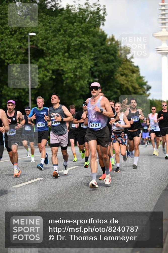 29.06.2025 - hella hamburg halbmarathon Dr. Thomas Lammeyer http://msf.ph/oto/8240787 29.06.2025 09:50:55 Kennedybrücke 1217, 2121, 2228, 2404, 2774, 3783, 4246, 5961, 6915, 7972, 8366, 8395, 9171, 10771 meine-sportfotos.de