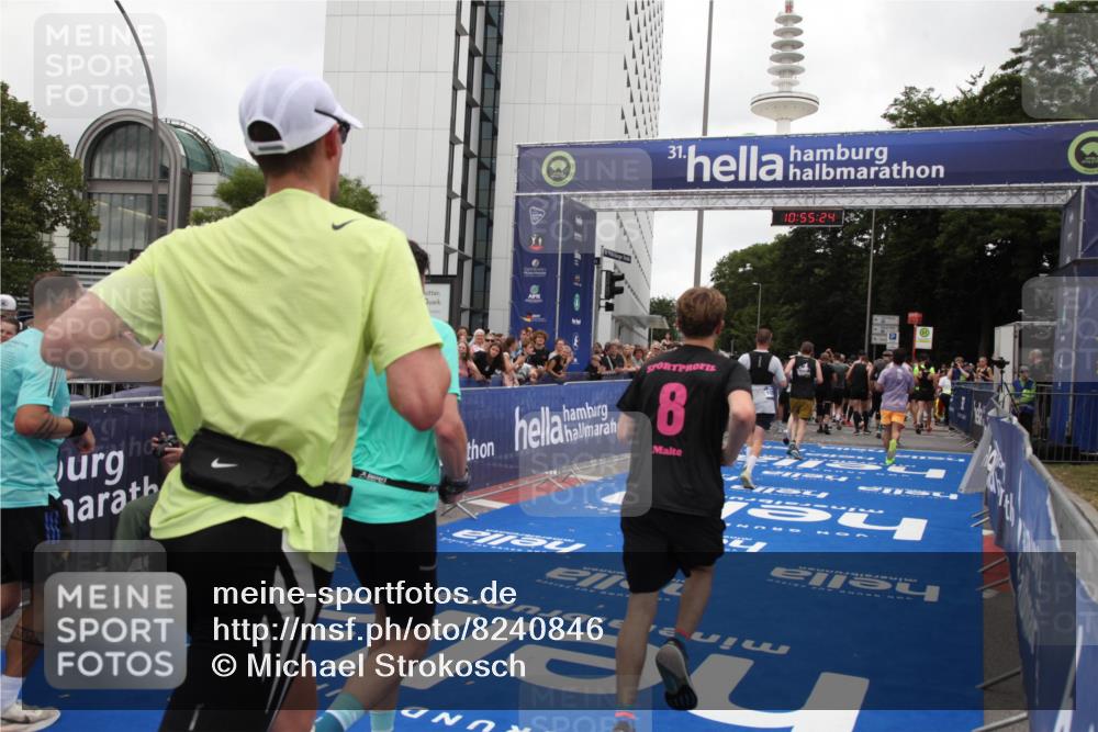 29.06.2025 - hella hamburg halbmarathon Michael Strokosch http://msf.ph/oto/8240846 29.06.2025 10:55:22 Ziel 4189, 5643, 6723, 6891, 8487, 8973, 10188, 10263, 10582, 11184, 12526, 13236, 13470, 15854, 16521, 16985, 18290, 18380, 18531 meine-sportfotos.de