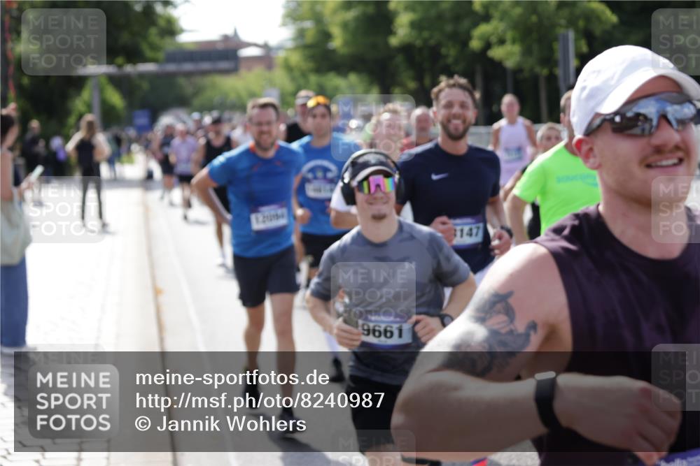 29.06.2025 - hella hamburg halbmarathon Jannik Wohlers http://msf.ph/oto/8240987 29.06.2025 09:54:30 Lombardsbrücke 2222, 2367, 2592, 2596, 2816, 2955, 3208, 3209, 4832, 5399, 5447, 5705, 6290, 6389, 6723, 6923, 6978, 6991, 7335, 7908, 8117, 8482, 8487, 8657, 8981, 9038, 9051, 9093, 9476, 9661, 9710, 11125, 11333, 11518, 11519, 11688, 12094, 12269, 12657, 12670, 13147, 13666, 13698, 13726, 13919, 14361, 14814, 15350, 15478, 15479, 15512, 15684, 15871, 16062, 16110, 16127, 16403, 16907, 17544, 17674, 18118, 18190, 18370, 18801, 18915, 18923 meine-sportfotos.de