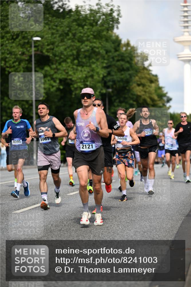 29.06.2025 - hella hamburg halbmarathon Dr. Thomas Lammeyer http://msf.ph/oto/8241003 29.06.2025 09:50:56 Kennedybrücke 1217, 2121, 2196, 2228, 2404, 2774, 3783, 4246, 5961, 6915, 8366, 8395, 9171 meine-sportfotos.de