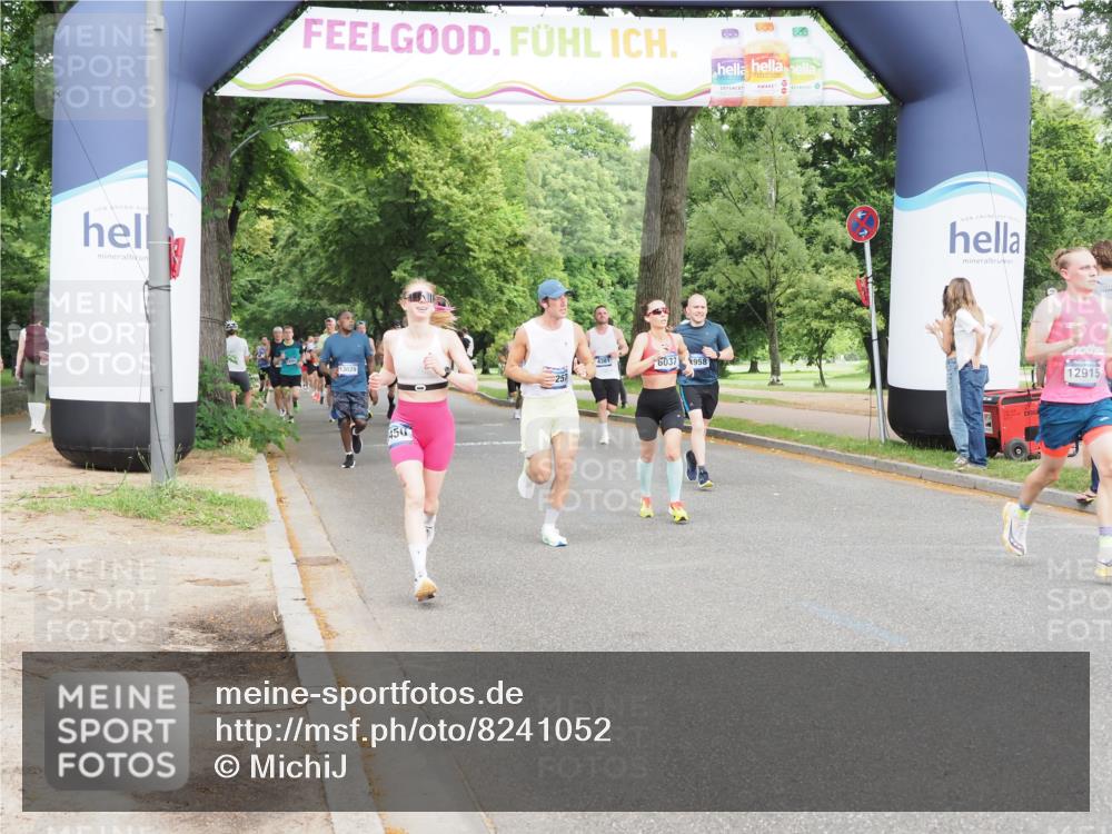 29.06.2025 - hella hamburg halbmarathon MichiJ http://msf.ph/oto/8241052 29.06.2025 10:27:43 Zwischen KM18-KM19 8091, 8450, 11447, 12915, 13137, 14272 meine-sportfotos.de