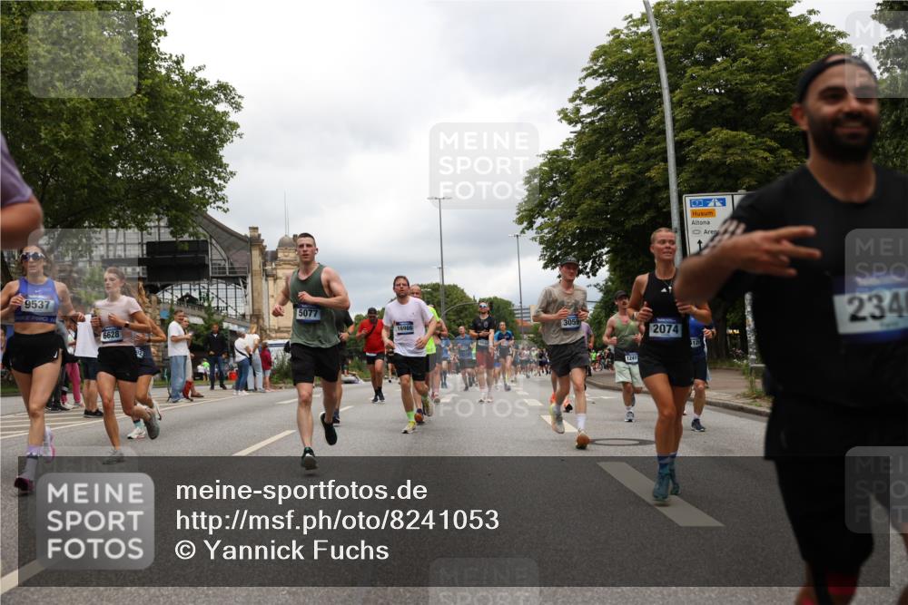 29.06.2025 - hella hamburg halbmarathon Yannick Fuchs http://msf.ph/oto/8241053 29.06.2025 10:47:24 20KM 1061, 1151, 1499, 1706, 1727, 1783, 2074, 2082, 2099, 2346, 2910, 3059, 3208, 3209, 3334, 4065, 4635, 4770, 5077, 5866, 6198, 6481, 6628, 6629, 6762, 6877, 6942, 7177, 7509, 7864, 7918, 8390, 8447, 9142, 9537, 10549, 10724, 10891, 10895, 11992, 12379, 12413, 12490, 12875, 12909, 12910, 13032, 13289, 13997, 14323, 15061, 15126, 15179, 15430, 15497, 15502, 16477, 16538, 16986, 18134, 18487, 18590, 18720, 19244 meine-sportfotos.de