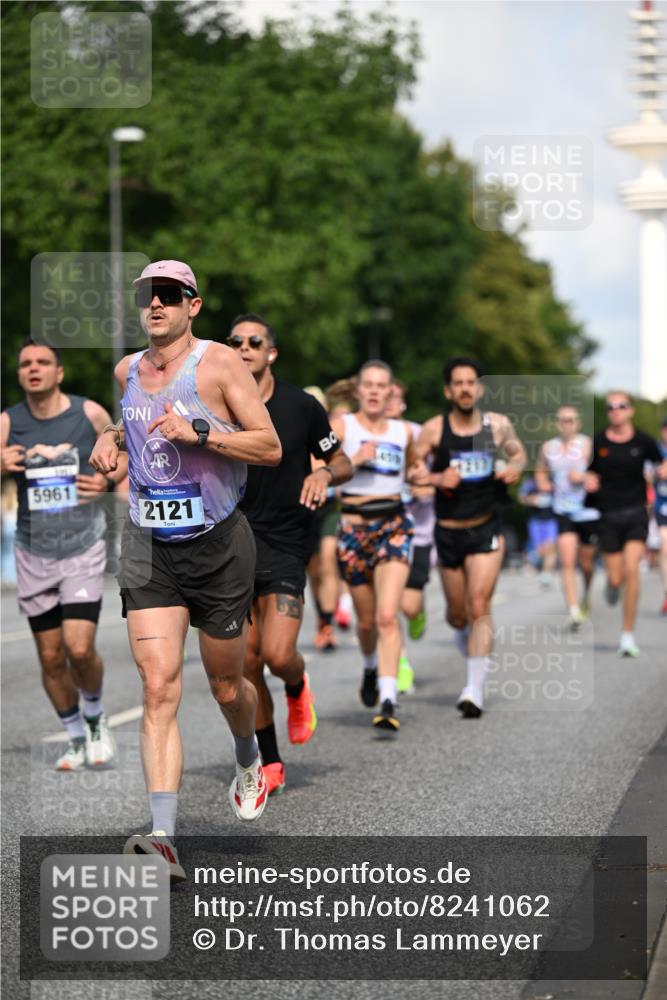 29.06.2025 - hella hamburg halbmarathon Dr. Thomas Lammeyer http://msf.ph/oto/8241062 29.06.2025 09:50:56 Kennedybrücke 1217, 2121, 2196, 2228, 2404, 2774, 3783, 4246, 5961, 6915, 8366, 8395, 9171 meine-sportfotos.de