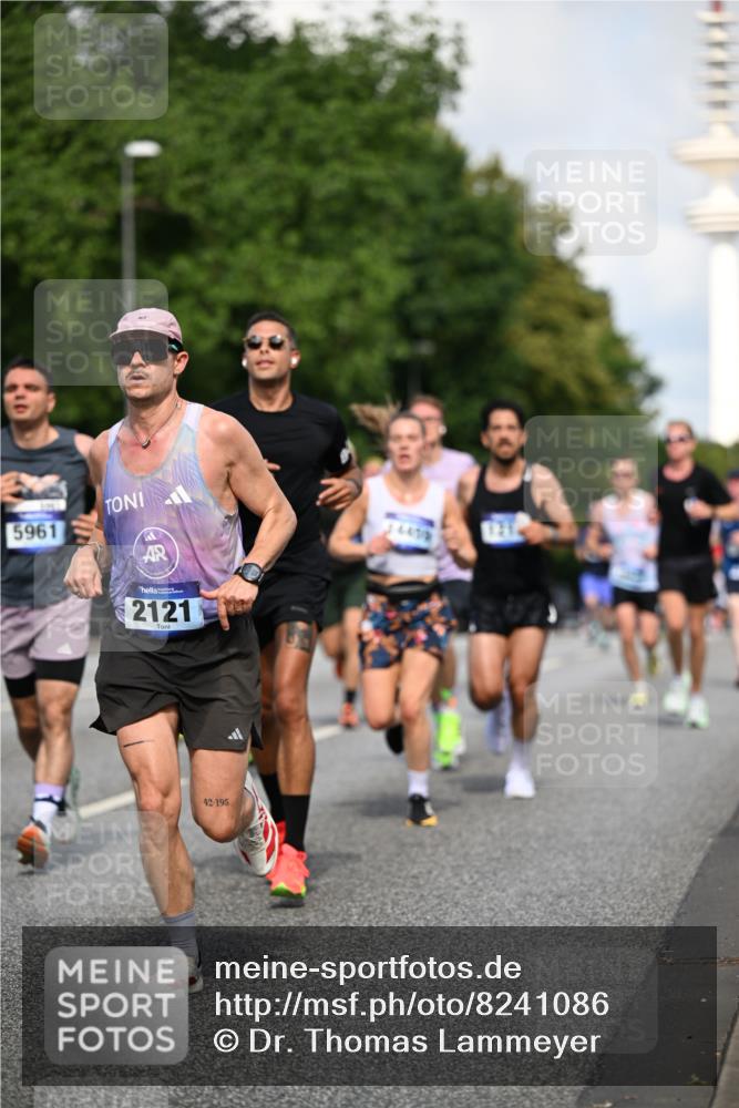 29.06.2025 - hella hamburg halbmarathon Dr. Thomas Lammeyer http://msf.ph/oto/8241086 29.06.2025 09:50:57 Kennedybrücke 1217, 2121, 2196, 2404, 2774, 3783, 4246, 4602, 5961, 6915, 8366, 8395, 9171 meine-sportfotos.de