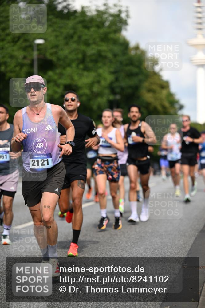 29.06.2025 - hella hamburg halbmarathon Dr. Thomas Lammeyer http://msf.ph/oto/8241102 29.06.2025 09:50:57 Kennedybrücke 1217, 2121, 2196, 2404, 2774, 3783, 4246, 4602, 5961, 6915, 8366, 8395, 9171 meine-sportfotos.de