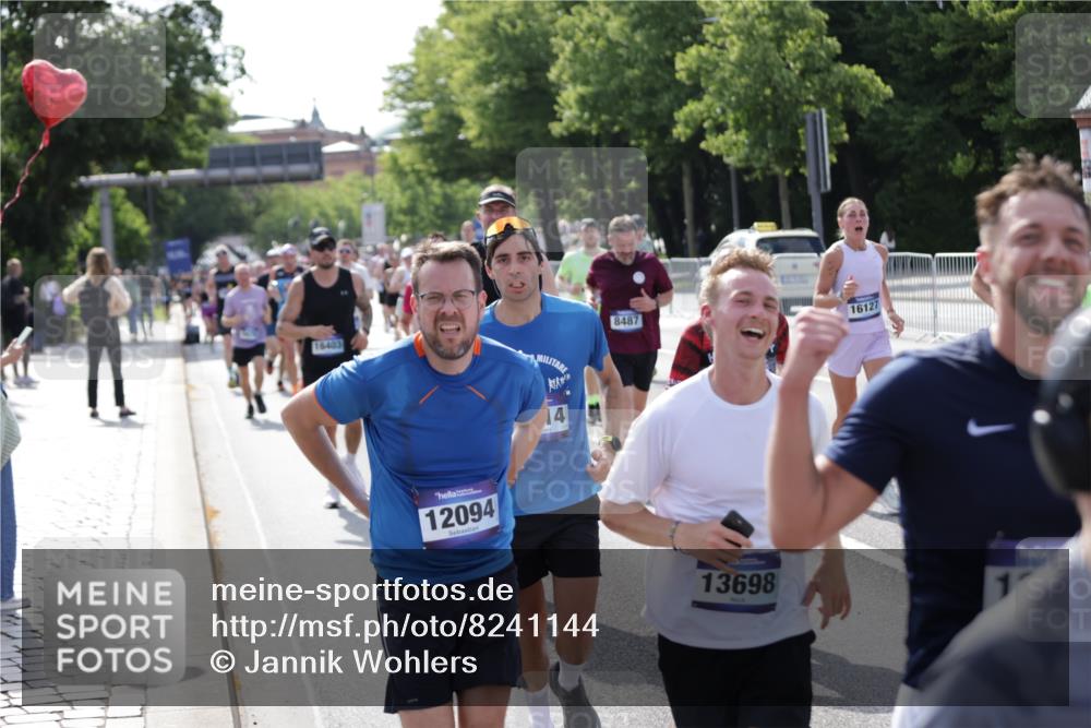 29.06.2025 - hella hamburg halbmarathon Jannik Wohlers http://msf.ph/oto/8241144 29.06.2025 09:54:31 Lombardsbrücke 2222, 2367, 2592, 2596, 2816, 2955, 3208, 3209, 4832, 5399, 5447, 5705, 6290, 6389, 6723, 6923, 6978, 6991, 7335, 7908, 8117, 8487, 8657, 8981, 9038, 9051, 9093, 9476, 9661, 9710, 11125, 11333, 11518, 11519, 11688, 12094, 12161, 12269, 12657, 12670, 13147, 13666, 13698, 13726, 13919, 14361, 14814, 15350, 15478, 15479, 15512, 15684, 15871, 16062, 16110, 16127, 16403, 16907, 17544, 17674, 18118, 18190, 18370, 18801, 18915, 18923 meine-sportfotos.de