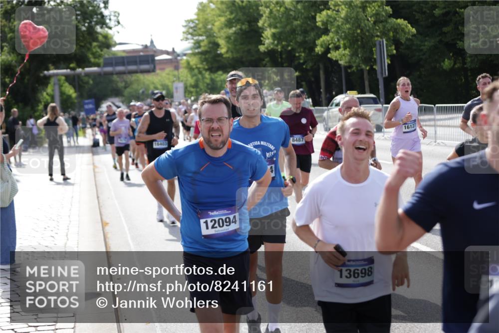 29.06.2025 - hella hamburg halbmarathon Jannik Wohlers http://msf.ph/oto/8241161 29.06.2025 09:54:31 Lombardsbrücke 2222, 2367, 2592, 2596, 2816, 2955, 3208, 3209, 4832, 5399, 5447, 5705, 6290, 6389, 6723, 6923, 6978, 6991, 7335, 7908, 8117, 8487, 8657, 8981, 9038, 9051, 9093, 9476, 9661, 9710, 11125, 11333, 11518, 11519, 11688, 12094, 12161, 12269, 12657, 12670, 13147, 13666, 13698, 13726, 13919, 14361, 14814, 15350, 15478, 15479, 15512, 15684, 15871, 16062, 16110, 16127, 16403, 16907, 17544, 17674, 18118, 18190, 18370, 18801, 18915, 18923 meine-sportfotos.de