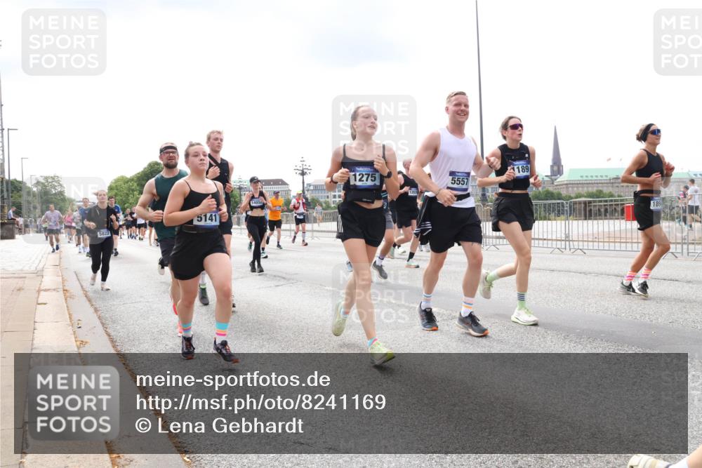 29.06.2025 - hella hamburg halbmarathon Lena Gebhardt http://msf.ph/oto/8241169 29.06.2025 10:33:50 Lombardsbrücke 1189, 1275, 1417, 1705, 1787, 1896, 1995, 2265, 2342, 2482, 2496, 2526, 2776, 2933, 3170, 3264, 3340, 3345, 3560, 3812, 3829, 3848, 4164, 4361, 4433, 4449, 4479, 4696, 4807, 4942, 5075, 5096, 5141, 5557, 5561, 5566, 5569, 5584, 5691, 5821, 5822, 5887, 6109, 6364, 6515, 6516, 6854, 6956, 6999, 7027, 7565, 7653, 7705, 8021, 8157, 8202, 8277, 8282, 8375, 8377, 8383, 8401, 8891, 9094, 9234, 9258, 9438, 9750, 9799, 9875, 9995, 10007, 10071, 10561, 11811 meine-sportfotos.de