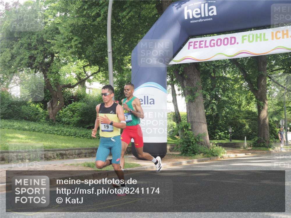 29.06.2025 - hella hamburg halbmarathon KatJ http://msf.ph/oto/8241174 29.06.2025 09:57:49 Zwischen KM18-KM19 17, 19 meine-sportfotos.de