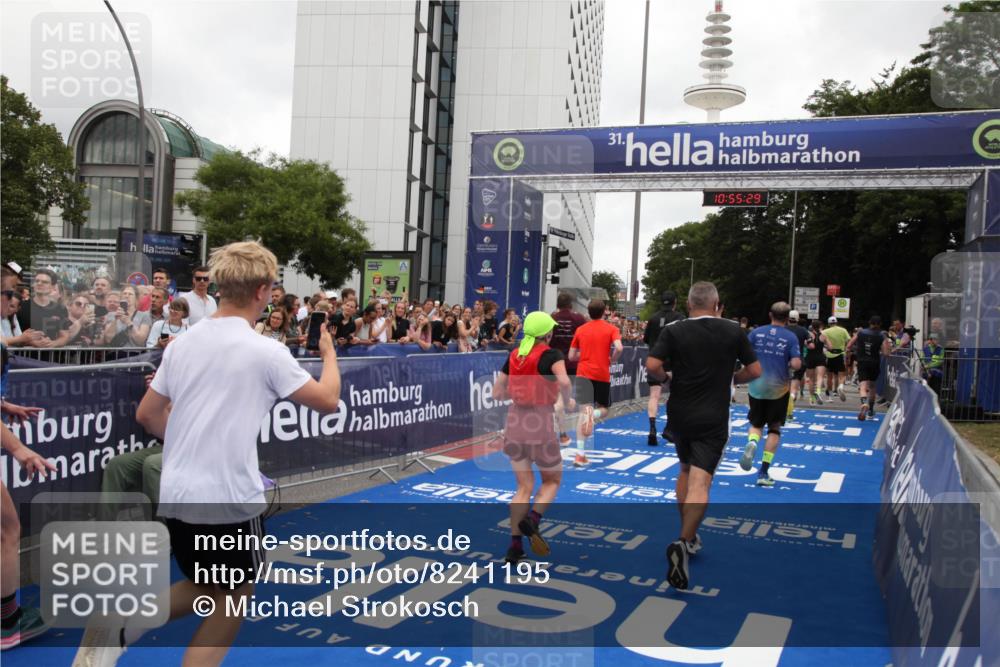 29.06.2025 - hella hamburg halbmarathon Michael Strokosch http://msf.ph/oto/8241195 29.06.2025 10:55:27 Ziel 1130, 2252, 2771, 4189, 4951, 5287, 5643, 6723, 6938, 8487, 11184, 12526, 13234, 13236, 13470, 16213, 16985, 17603, 17940, 18290, 18380, 18531 meine-sportfotos.de
