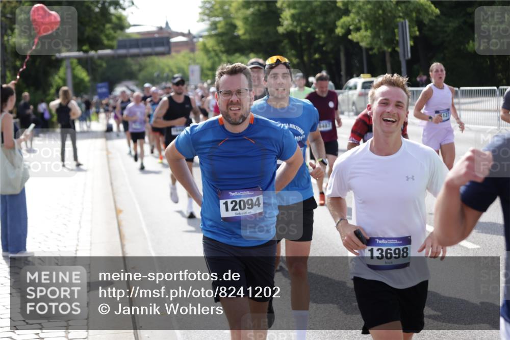 29.06.2025 - hella hamburg halbmarathon Jannik Wohlers http://msf.ph/oto/8241202 29.06.2025 09:54:31 Lombardsbrücke 2222, 2367, 2592, 2596, 2816, 2955, 3208, 3209, 4832, 5399, 5447, 5705, 6290, 6389, 6723, 6923, 6978, 6991, 7335, 7908, 8117, 8487, 8657, 8981, 9038, 9051, 9093, 9476, 9661, 9710, 11125, 11333, 11518, 11519, 11688, 12094, 12161, 12269, 12657, 12670, 13147, 13666, 13698, 13726, 13919, 14361, 14814, 15350, 15478, 15479, 15512, 15684, 15871, 16062, 16110, 16127, 16403, 16907, 17544, 17674, 18118, 18190, 18370, 18801, 18915, 18923 meine-sportfotos.de