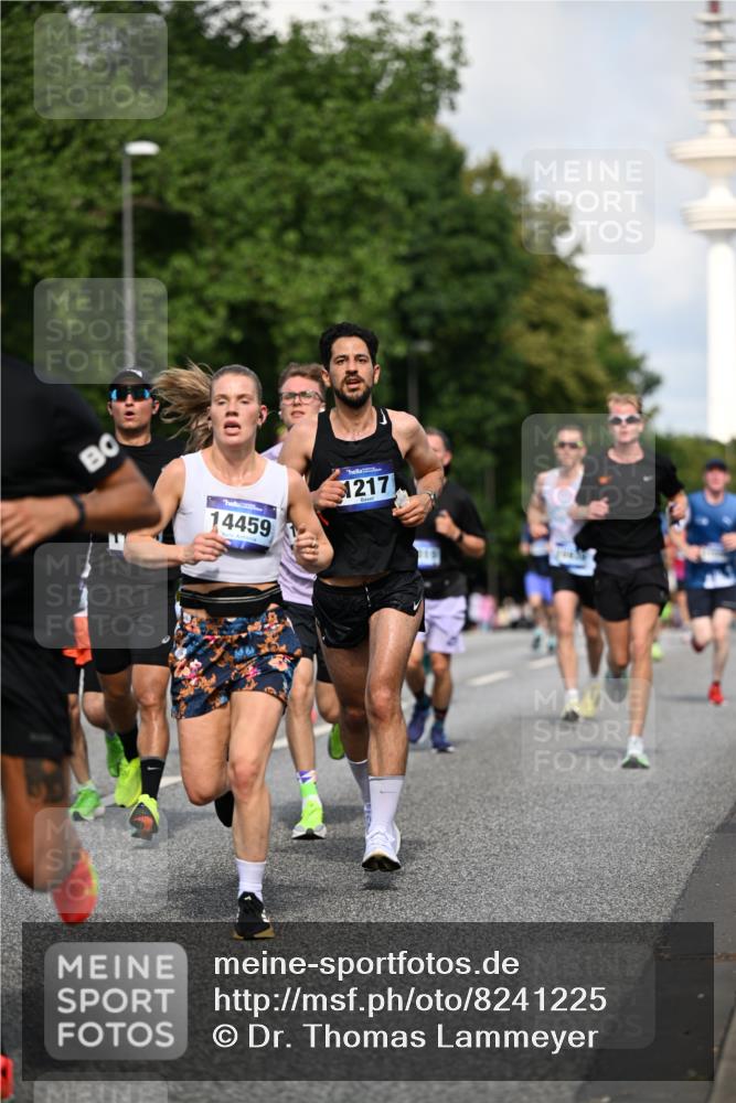 29.06.2025 - hella hamburg halbmarathon Dr. Thomas Lammeyer http://msf.ph/oto/8241225 29.06.2025 09:50:58 Kennedybrücke 1217, 2121, 2196, 2404, 2774, 3783, 4246, 4602, 5961, 6915, 8366, 8395, 8901, 9171 meine-sportfotos.de