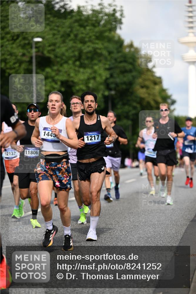 29.06.2025 - hella hamburg halbmarathon Dr. Thomas Lammeyer http://msf.ph/oto/8241252 29.06.2025 09:50:58 Kennedybrücke 1217, 2121, 2196, 2404, 2774, 3783, 4246, 4602, 5961, 6915, 8366, 8395, 8901, 9171 meine-sportfotos.de
