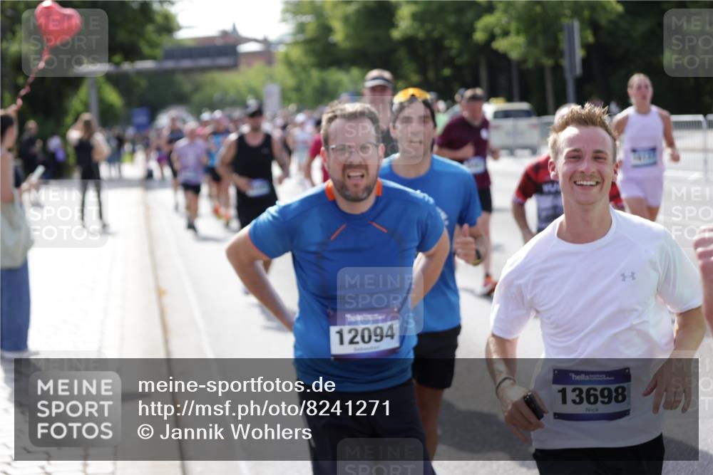 29.06.2025 - hella hamburg halbmarathon Jannik Wohlers http://msf.ph/oto/8241271 29.06.2025 09:54:32 Lombardsbrücke 2222, 2367, 2592, 2596, 2816, 2955, 3208, 3209, 4832, 5399, 5447, 5705, 6290, 6389, 6723, 6923, 6978, 6991, 7335, 7659, 7908, 8117, 8487, 8657, 8981, 9051, 9093, 9476, 9661, 9710, 11125, 11333, 11688, 12094, 12161, 12269, 12657, 12670, 13147, 13666, 13698, 13726, 13919, 14361, 14814, 15350, 15478, 15479, 15512, 15684, 15871, 16062, 16086, 16110, 16127, 16403, 16907, 17544, 17674, 18118, 18190, 18370, 18801, 18915 meine-sportfotos.de