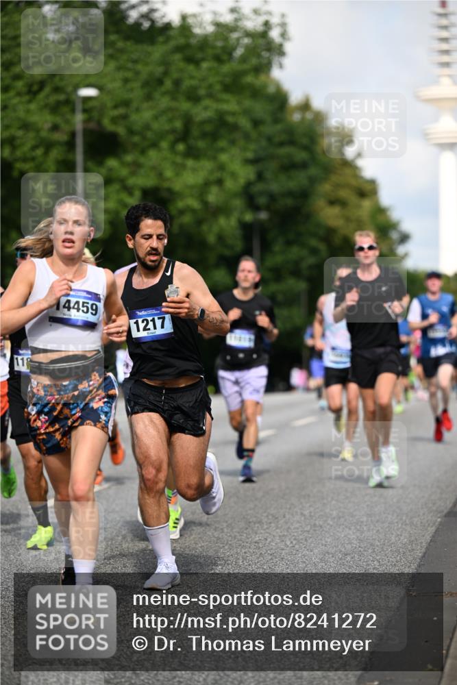 29.06.2025 - hella hamburg halbmarathon Dr. Thomas Lammeyer http://msf.ph/oto/8241272 29.06.2025 09:50:58 Kennedybrücke 1217, 2121, 2196, 2404, 2774, 3783, 4246, 4602, 5961, 6915, 8366, 8395, 8901, 9171 meine-sportfotos.de