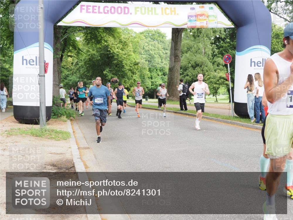 29.06.2025 - hella hamburg halbmarathon MichiJ http://msf.ph/oto/8241301 29.06.2025 10:27:45 Zwischen KM18-KM19 4381, 6037, 8091, 8450, 8958, 11447, 12915, 14272, 15257 meine-sportfotos.de