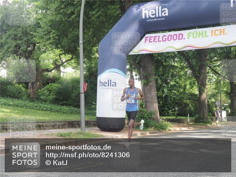 29.06.2025 - hella hamburg halbmarathon KatJ http://msf.ph/oto/8241306 29.06.2025 09:57:52 Zwischen KM18-KM19 14, 17, 19 meine-sportfotos.de