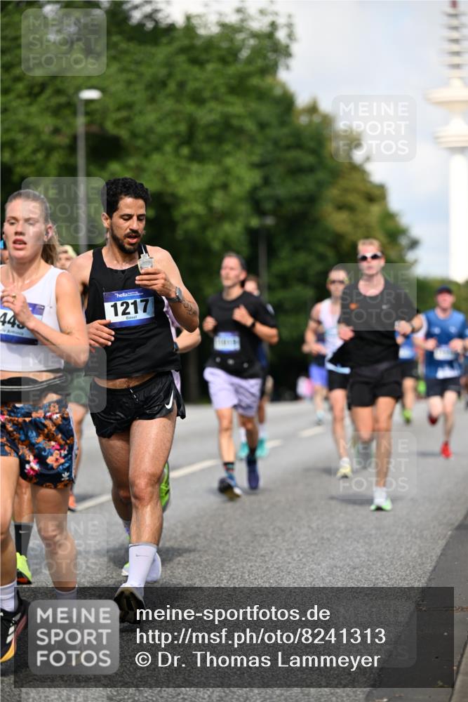 29.06.2025 - hella hamburg halbmarathon Dr. Thomas Lammeyer http://msf.ph/oto/8241313 29.06.2025 09:50:59 Kennedybrücke 1217, 2121, 2196, 2404, 2774, 3783, 4602, 5961, 6915, 8366, 8395, 8901, 9171 meine-sportfotos.de