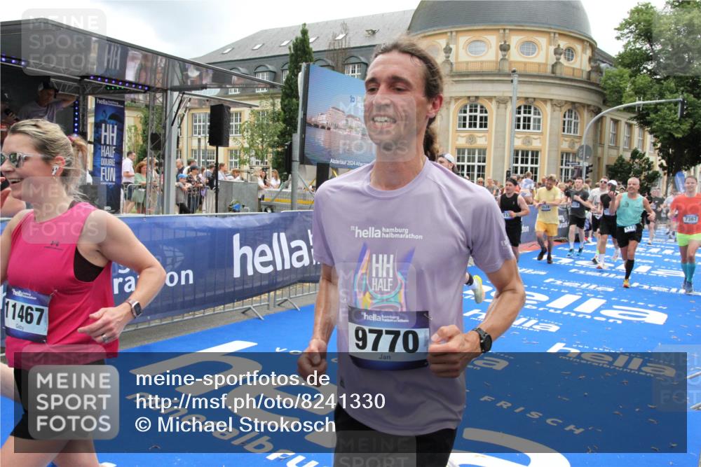 29.06.2025 - hella hamburg halbmarathon Michael Strokosch http://msf.ph/oto/8241330 29.06.2025 10:48:26 Ziel 1537, 3747, 5129, 5362, 5528, 6081, 6923, 7367, 8216, 9262, 9770, 11467, 12549, 12840, 15735, 17745, 17855, 17982, 18790, 18923 meine-sportfotos.de