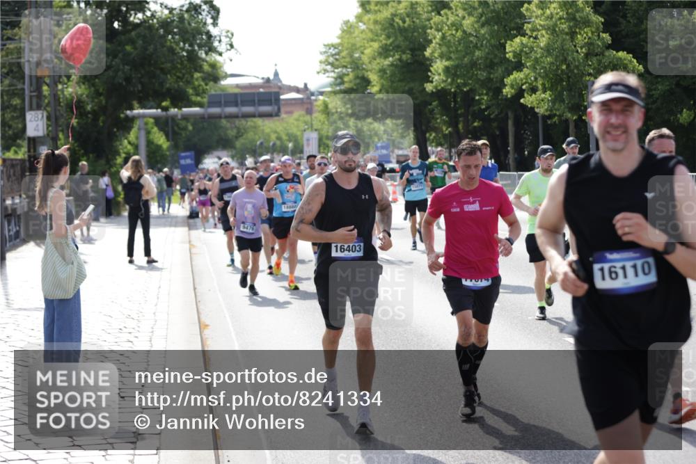 29.06.2025 - hella hamburg halbmarathon Jannik Wohlers http://msf.ph/oto/8241334 29.06.2025 09:54:33 Lombardsbrücke 2222, 2367, 2592, 2596, 2816, 2955, 3208, 3209, 4832, 5399, 5447, 5638, 5705, 6290, 6389, 6723, 6923, 6978, 6991, 7335, 7659, 7908, 8117, 8487, 8657, 8981, 9031, 9093, 9476, 9661, 9710, 9869, 11125, 11333, 12094, 12161, 12269, 12657, 12670, 13147, 13666, 13698, 13726, 13919, 14361, 14814, 15350, 15478, 15479, 15512, 15684, 15871, 16062, 16086, 16089, 16110, 16127, 16403, 16538, 16907, 17499, 17544, 17674, 18118, 18190, 18370 meine-sportfotos.de