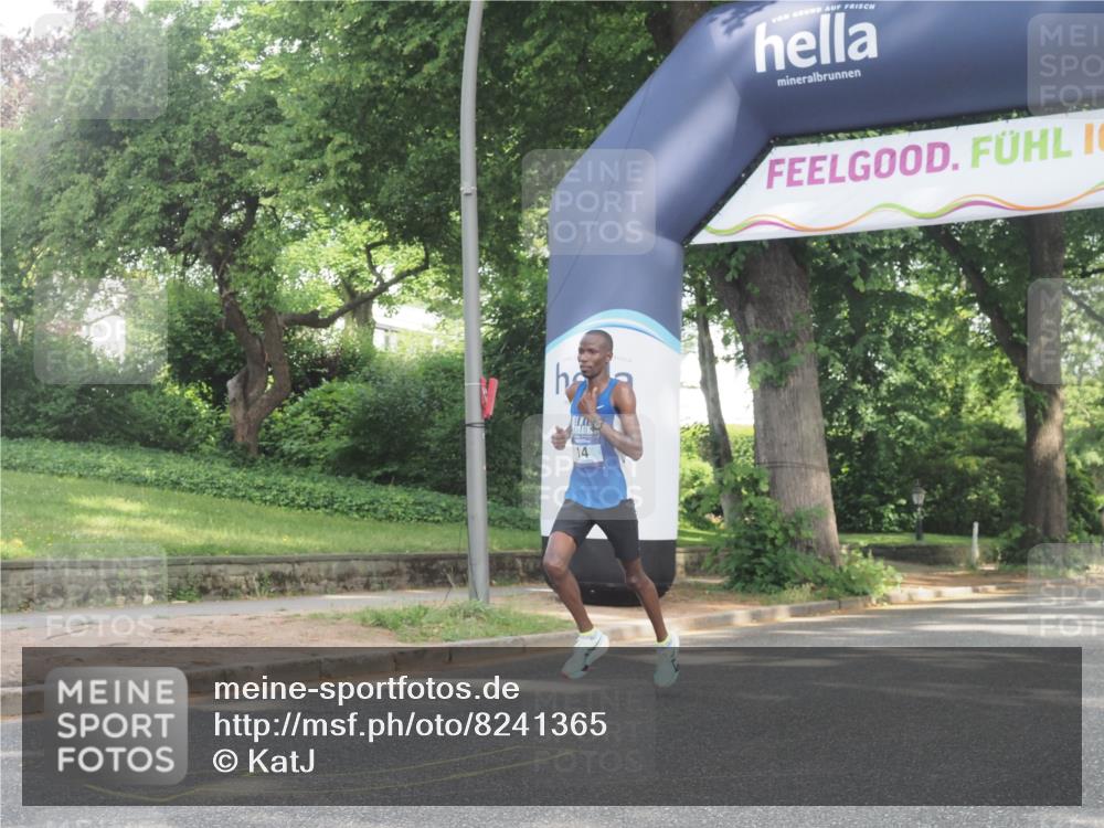 29.06.2025 - hella hamburg halbmarathon KatJ http://msf.ph/oto/8241365 29.06.2025 09:57:52 Zwischen KM18-KM19 14, 17, 19 meine-sportfotos.de