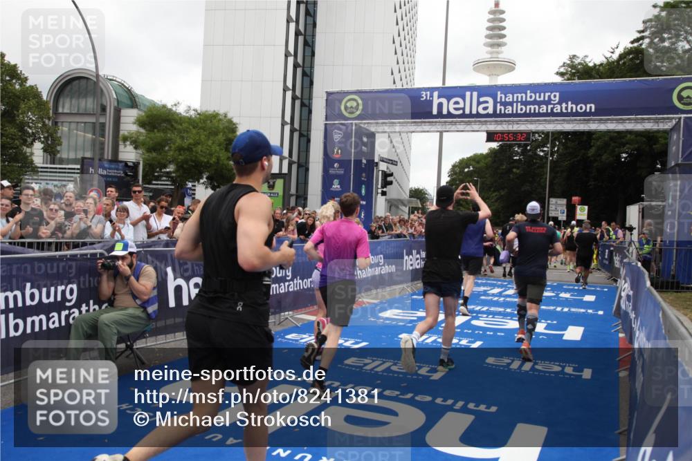 29.06.2025 - hella hamburg halbmarathon Michael Strokosch http://msf.ph/oto/8241381 29.06.2025 10:55:30 Ziel 1130, 2252, 2771, 4189, 4951, 5287, 5319, 6591, 6938, 8487, 13234, 13236, 16213, 16334, 16609, 16985, 17603, 17940 meine-sportfotos.de