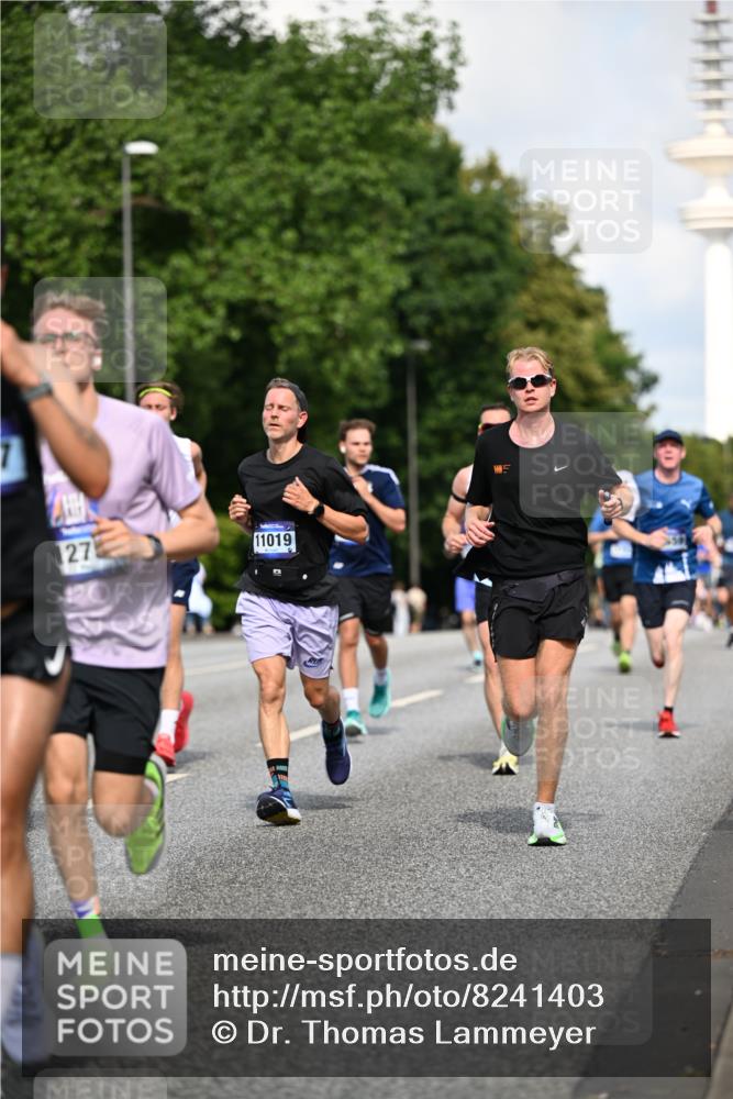 29.06.2025 - hella hamburg halbmarathon Dr. Thomas Lammeyer http://msf.ph/oto/8241403 29.06.2025 09:50:59 Kennedybrücke 1217, 2121, 2196, 2404, 2774, 3783, 4602, 5961, 6915, 8366, 8395, 8901, 9171 meine-sportfotos.de