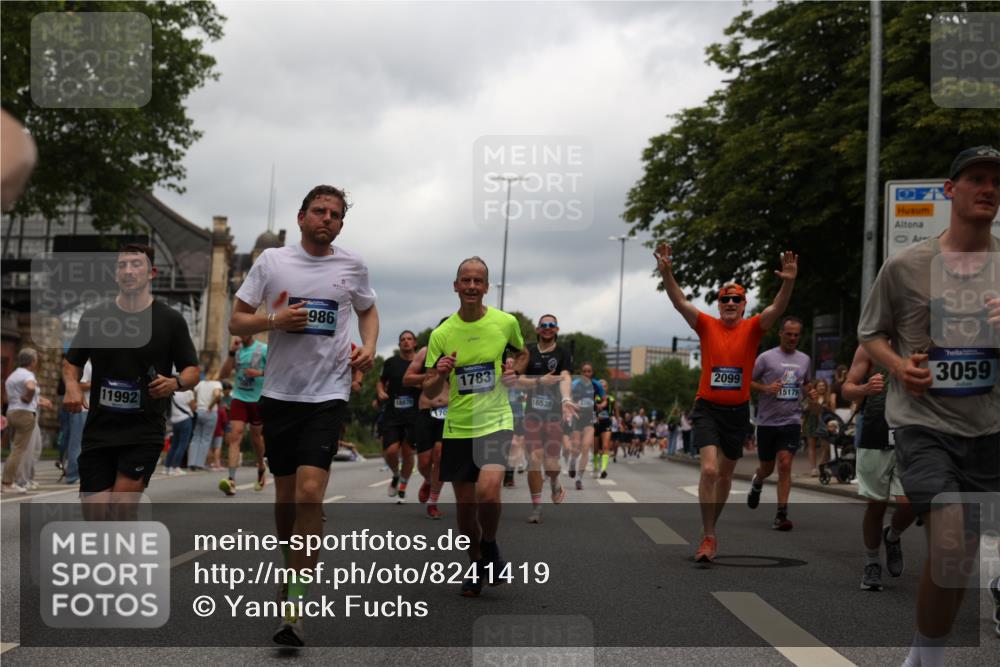 29.06.2025 - hella hamburg halbmarathon Yannick Fuchs http://msf.ph/oto/8241419 29.06.2025 10:47:26 20KM 1030, 1061, 1151, 1499, 1706, 1727, 1783, 2074, 2082, 2099, 2346, 3059, 3208, 3209, 3334, 4065, 4635, 4770, 5077, 5638, 5866, 6198, 6481, 6628, 6629, 6762, 6877, 6942, 7177, 7274, 7509, 7864, 7918, 8335, 8390, 8447, 9142, 9537, 10549, 10891, 10895, 11992, 12379, 12413, 12490, 12875, 12909, 13032, 13289, 13865, 13997, 14323, 15061, 15126, 15179, 15497, 15502, 16477, 16538, 16986, 18134, 18487, 18590, 18720 meine-sportfotos.de