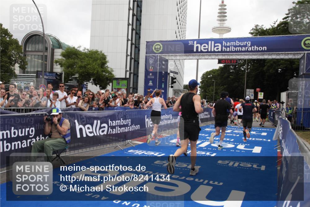 29.06.2025 - hella hamburg halbmarathon Michael Strokosch http://msf.ph/oto/8241434 29.06.2025 10:55:31 Ziel 1130, 2252, 2771, 4189, 4951, 5287, 5319, 6591, 6938, 8487, 12584, 13234, 13236, 14036, 16213, 16334, 16609, 16985, 17603, 17940 meine-sportfotos.de