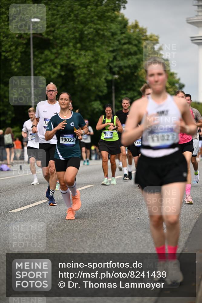 29.06.2025 - hella hamburg halbmarathon Dr. Thomas Lammeyer http://msf.ph/oto/8241439 29.06.2025 10:14:05 Kennedybrücke 1456, 1483, 1513, 1573, 1838, 3921, 4389, 7042, 7250, 7333, 7685, 8090, 8219, 8890, 9674, 9681, 9816, 9988, 11027, 11180 meine-sportfotos.de