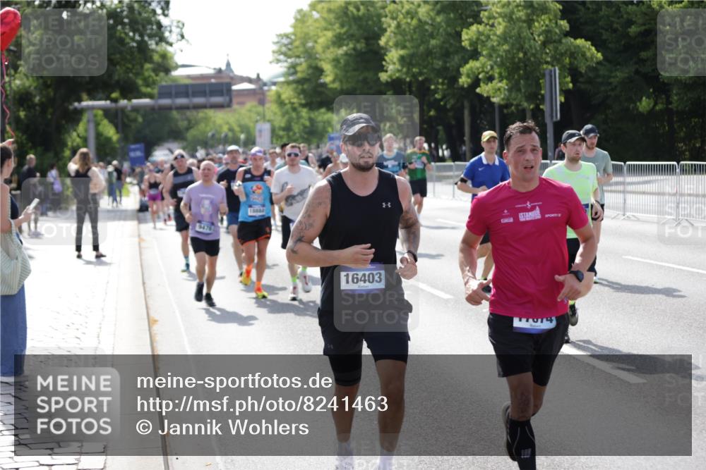 29.06.2025 - hella hamburg halbmarathon Jannik Wohlers http://msf.ph/oto/8241463 29.06.2025 09:54:34 Lombardsbrücke 2222, 2367, 2592, 2596, 2816, 2955, 3208, 3209, 4832, 5399, 5638, 5705, 6290, 6389, 6923, 6978, 6991, 7335, 7659, 7908, 8117, 8487, 8657, 8981, 9031, 9093, 9159, 9476, 9661, 9710, 9869, 11125, 11333, 12094, 12161, 12269, 12657, 12670, 13147, 13666, 13698, 13726, 14814, 15350, 15478, 15479, 15512, 15684, 15871, 16062, 16086, 16089, 16110, 16127, 16403, 16513, 16538, 16907, 17499, 17544, 17674, 18118, 18190 meine-sportfotos.de