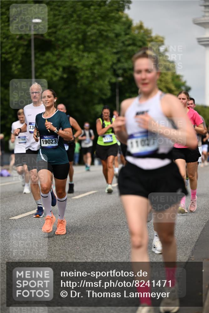 29.06.2025 - hella hamburg halbmarathon Dr. Thomas Lammeyer http://msf.ph/oto/8241471 29.06.2025 10:14:05 Kennedybrücke 1456, 1483, 1513, 1573, 1838, 3921, 4389, 7042, 7250, 7333, 7685, 8090, 8219, 8890, 9674, 9681, 9816, 9988, 11027, 11180 meine-sportfotos.de