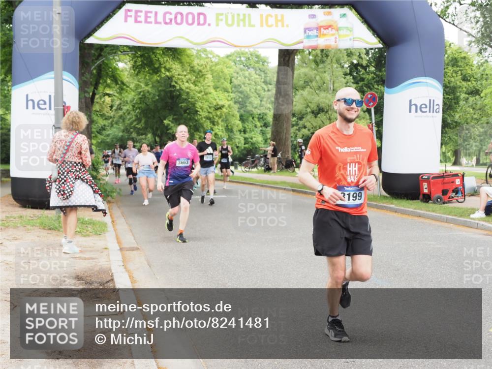 29.06.2025 - hella hamburg halbmarathon MichiJ http://msf.ph/oto/8241481 29.06.2025 10:50:34 Zwischen KM18-KM19 3199, 3663, 12571, 17437, 18324 meine-sportfotos.de