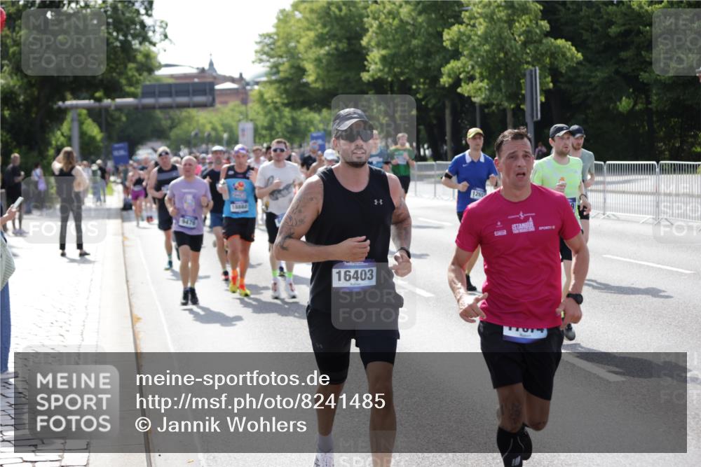 29.06.2025 - hella hamburg halbmarathon Jannik Wohlers http://msf.ph/oto/8241485 29.06.2025 09:54:34 Lombardsbrücke 2222, 2367, 2592, 2596, 2816, 2955, 3208, 3209, 4832, 5399, 5638, 5705, 6290, 6389, 6923, 6978, 6991, 7335, 7659, 7908, 8117, 8487, 8657, 8981, 9031, 9093, 9159, 9476, 9661, 9710, 9869, 11125, 11333, 12094, 12161, 12269, 12657, 12670, 13147, 13666, 13698, 13726, 14814, 15350, 15478, 15479, 15512, 15684, 15871, 16062, 16086, 16089, 16110, 16127, 16403, 16513, 16538, 16907, 17499, 17544, 17674, 18118, 18190 meine-sportfotos.de