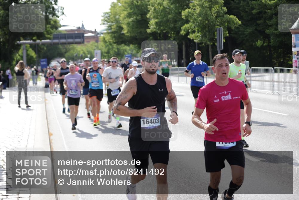 29.06.2025 - hella hamburg halbmarathon Jannik Wohlers http://msf.ph/oto/8241492 29.06.2025 09:54:34 Lombardsbrücke 2222, 2367, 2592, 2596, 2816, 2955, 3208, 3209, 4832, 5399, 5638, 5705, 6290, 6389, 6923, 6978, 6991, 7335, 7659, 7908, 8117, 8487, 8657, 8981, 9031, 9093, 9159, 9476, 9661, 9710, 9869, 11125, 11333, 12094, 12161, 12269, 12657, 12670, 13147, 13666, 13698, 13726, 14814, 15350, 15478, 15479, 15512, 15684, 15871, 16062, 16086, 16089, 16110, 16127, 16403, 16513, 16538, 16907, 17499, 17544, 17674, 18118, 18190 meine-sportfotos.de