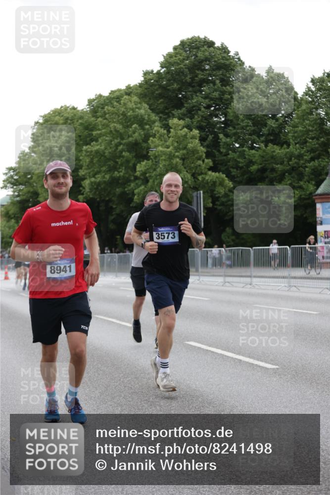29.06.2025 - hella hamburg halbmarathon Jannik Wohlers http://msf.ph/oto/8241498 29.06.2025 10:29:46 Lombardsbrücke 1097, 1547, 2901, 3443, 3573, 3613, 5063, 5322, 6598, 6616, 6626, 8792, 10162, 12349, 12350, 12504, 12537, 12710, 13418, 14304, 16182, 16601, 16604, 16735, 16769, 18046, 18503, 18671 meine-sportfotos.de