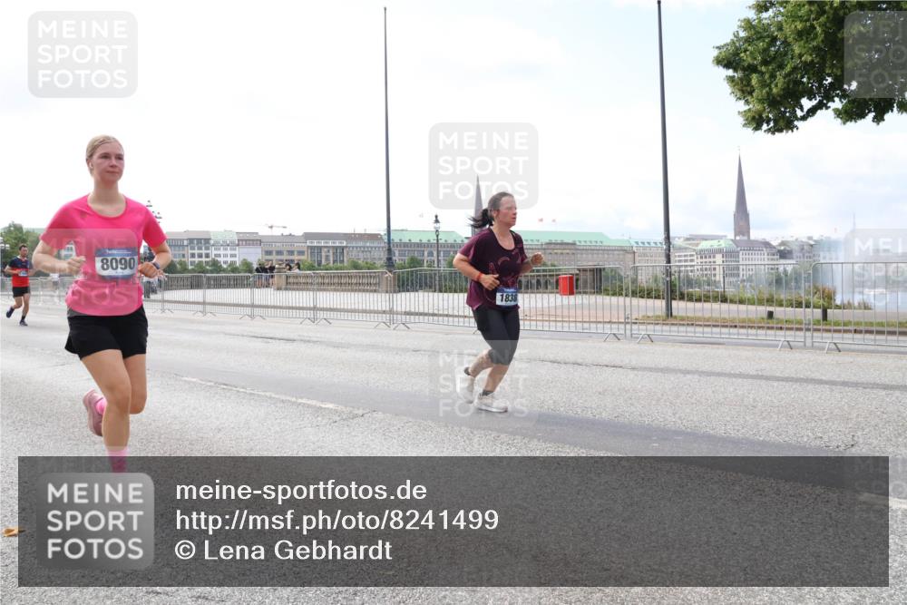 29.06.2025 - hella hamburg halbmarathon Lena Gebhardt http://msf.ph/oto/8241499 29.06.2025 10:09:46 Lombardsbrücke 1052, 1456, 1483, 1513, 1823, 4592, 4859, 5806, 5885, 7058, 7187, 8090, 8685, 9150, 9297, 9306, 9674, 9781, 9988, 12255, 12509, 12567, 12862, 13739, 15697, 16191, 16455, 16688, 16918, 17630, 17899, 18076, 18440, 18707, 18726, 18727, 19166, 19242 meine-sportfotos.de