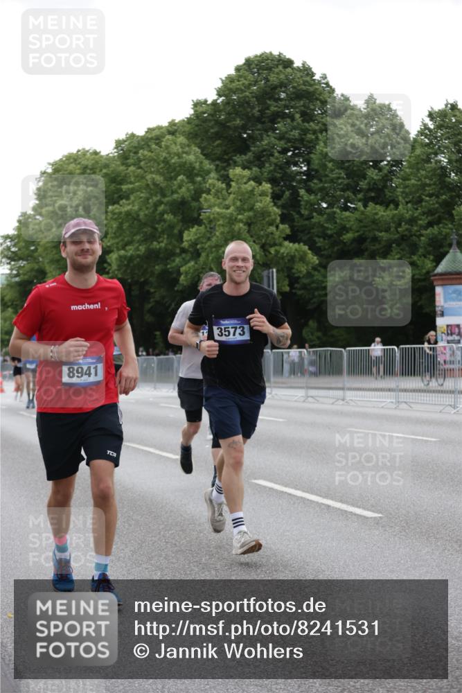 29.06.2025 - hella hamburg halbmarathon Jannik Wohlers http://msf.ph/oto/8241531 29.06.2025 10:29:46 Lombardsbrücke 1097, 1547, 2901, 3443, 3573, 3613, 5063, 5322, 6598, 6616, 6626, 8792, 10162, 12349, 12350, 12504, 12537, 12710, 13418, 14304, 16182, 16601, 16604, 16735, 16769, 18046, 18503, 18671 meine-sportfotos.de