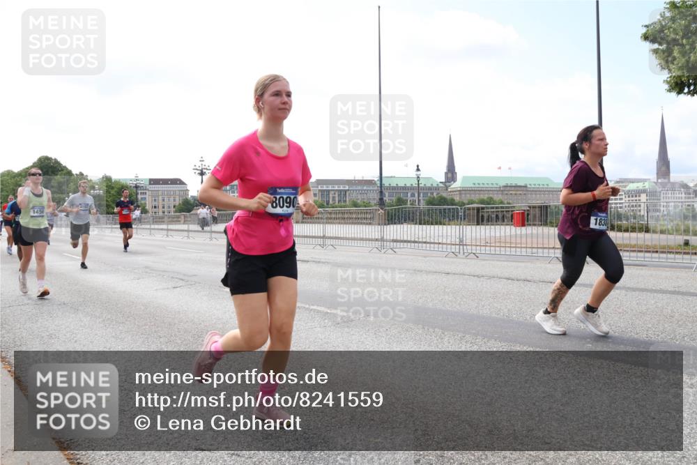 29.06.2025 - hella hamburg halbmarathon Lena Gebhardt http://msf.ph/oto/8241559 29.06.2025 10:09:47 Lombardsbrücke 1052, 1456, 1483, 1513, 1823, 4592, 4859, 5885, 7058, 7081, 7187, 8090, 8685, 9150, 9297, 9306, 9674, 9781, 9988, 12255, 12509, 12567, 12862, 13739, 15697, 16191, 16455, 16688, 16918, 17630, 17899, 18076, 18440, 18707, 18726, 18727, 19166, 19242 meine-sportfotos.de