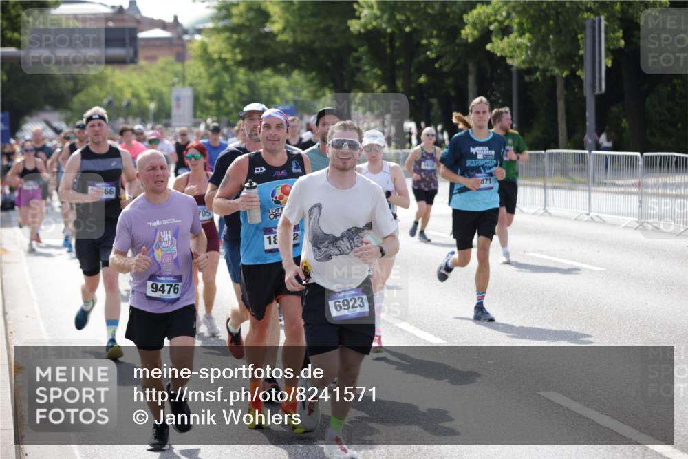 29.06.2025 - hella hamburg halbmarathon Jannik Wohlers http://msf.ph/oto/8241571 29.06.2025 09:54:36 Lombardsbrücke 2222, 2367, 2592, 2596, 2816, 3208, 3209, 4121, 4832, 5399, 5638, 5705, 6290, 6389, 6923, 6991, 7335, 7659, 7908, 8117, 8371, 8437, 8487, 8657, 8981, 9031, 9093, 9159, 9476, 9661, 9710, 9869, 9931, 10122, 10868, 11125, 11333, 12094, 12161, 12269, 12657, 12670, 13147, 13666, 13698, 13726, 14814, 15350, 15430, 15478, 15479, 15512, 15684, 15871, 16062, 16086, 16089, 16110, 16127, 16403, 16513, 16538, 16907, 17008, 17499, 17544, 17674, 17912, 18118, 18190 meine-sportfotos.de